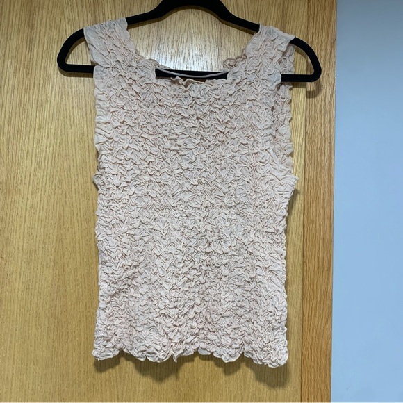 Vero Moda Textured Crinkle Sleeveless Top in Neutral - Size Large - Picture 2 of 5